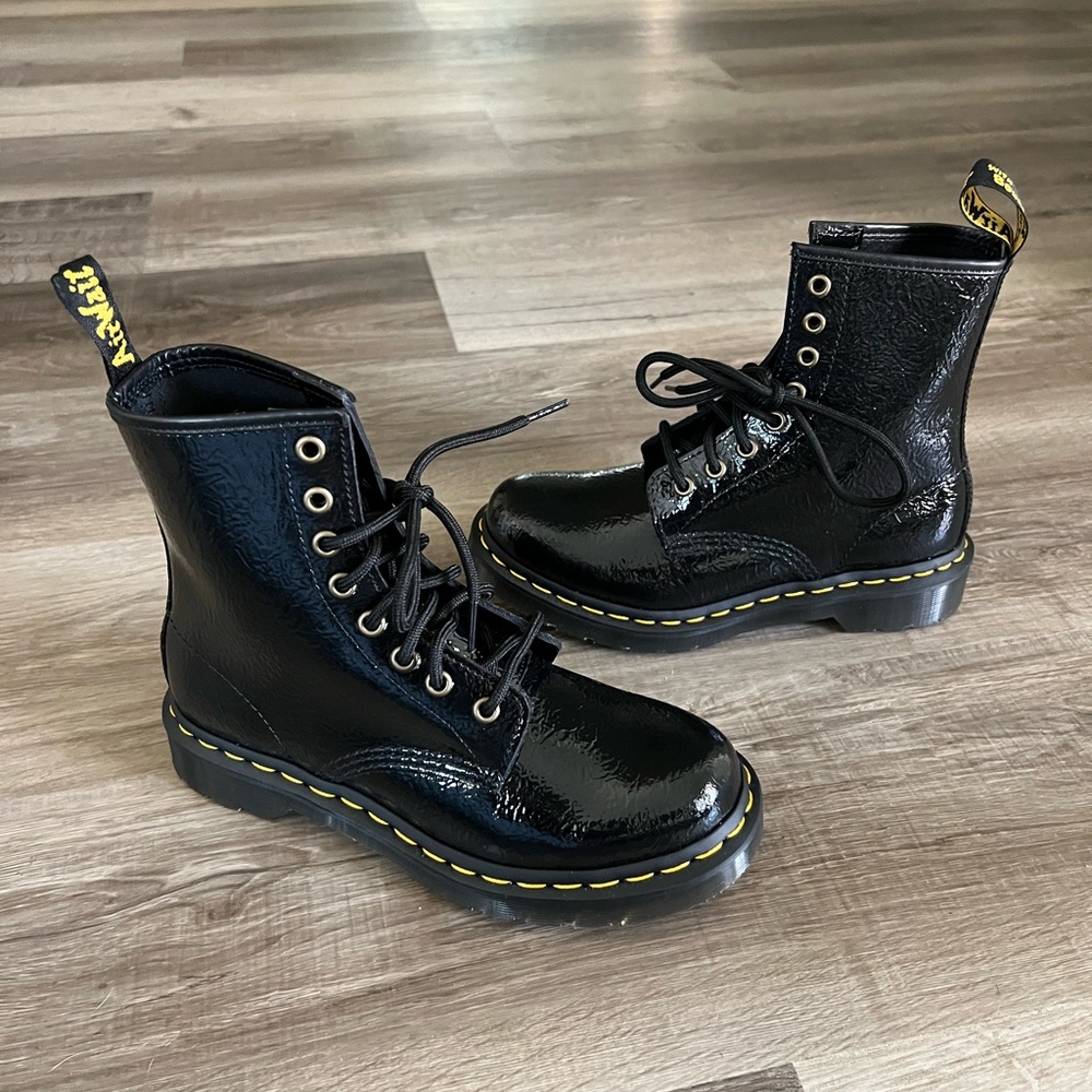 NEW Dr. Martens  Black Leather Boots Size 6 - Picture 3 of 10